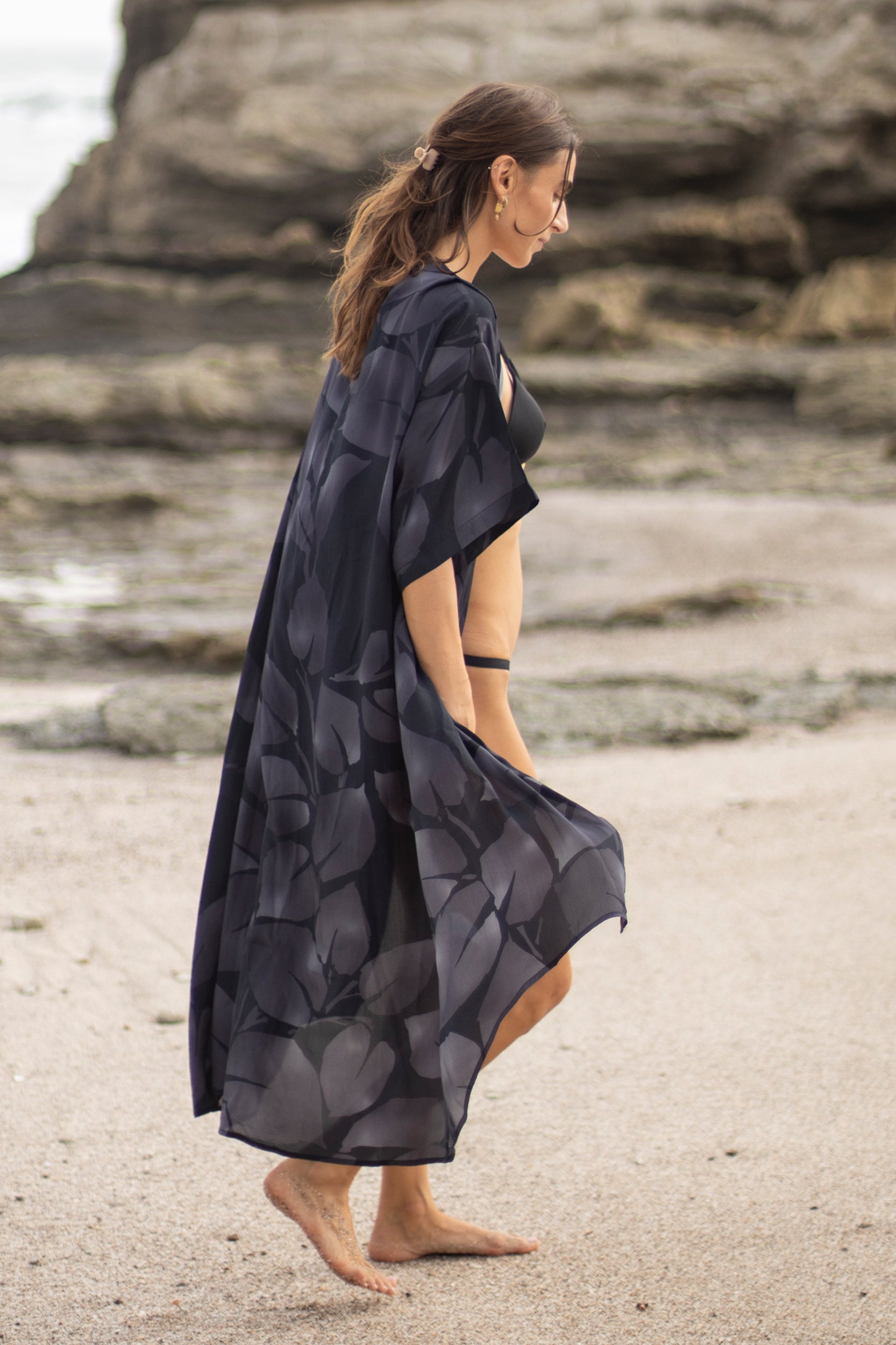 Hera Kimono in Charcoal Foglia Print