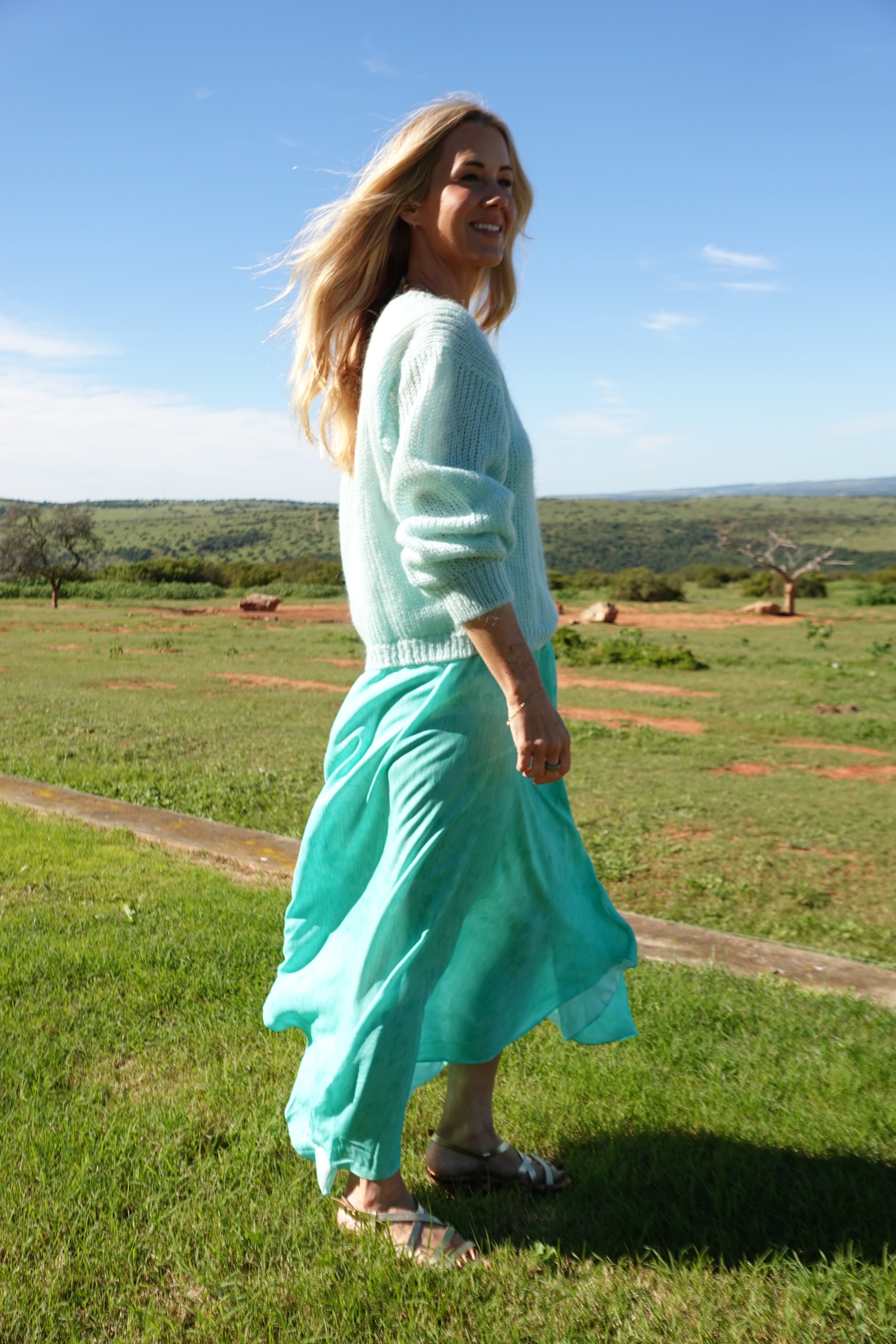 Cropped Jumper in Aqua